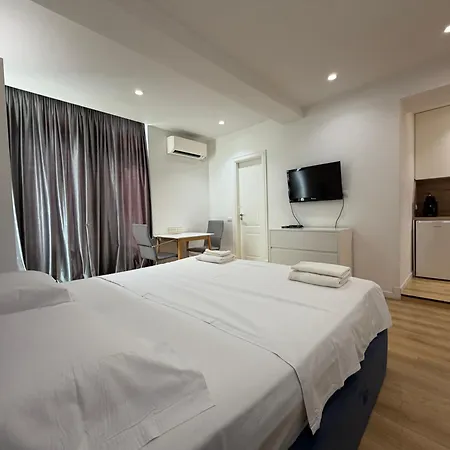 Ring Station Apartment *