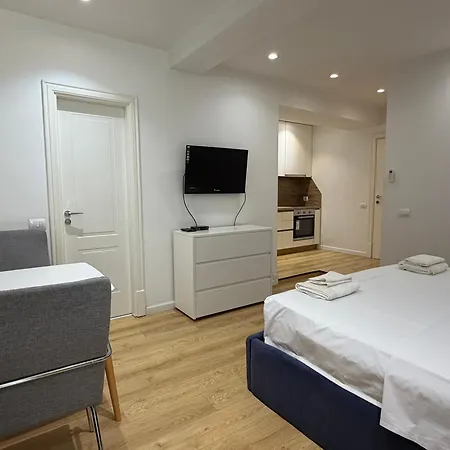Ring Station Apartment *